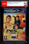 PSA 9.6 Jeu PlayStation 2 Pro Evolution Soccer 2007 Signé thumbnail 1