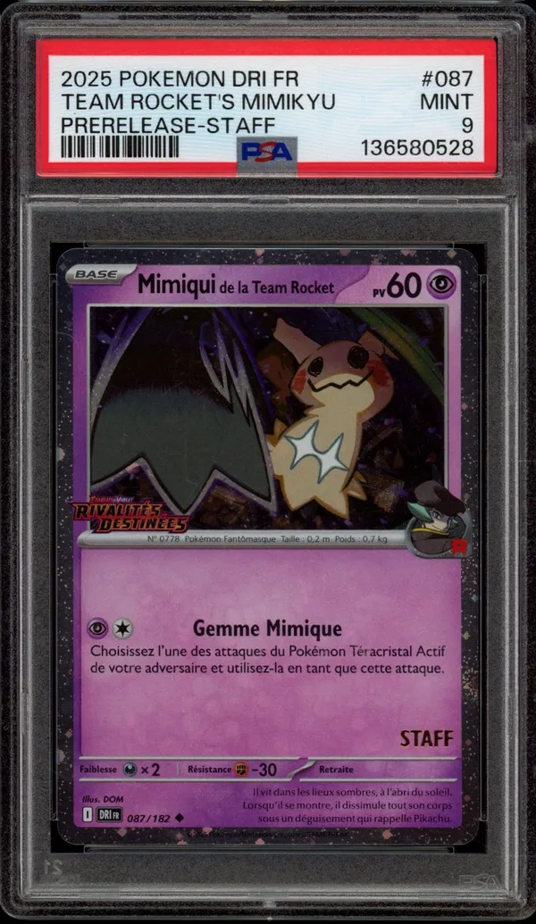 PSA 9 Mimiqui de la Team Rocket Holo Prerelease Staff