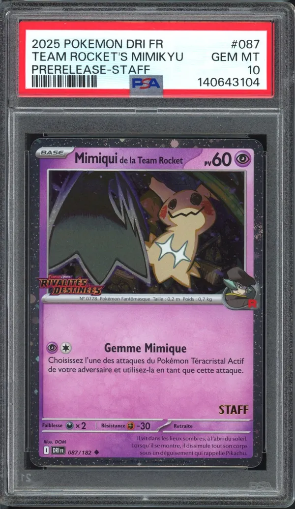 PSA 10 Mimiqui de la Team Rocket Prerelease Staff